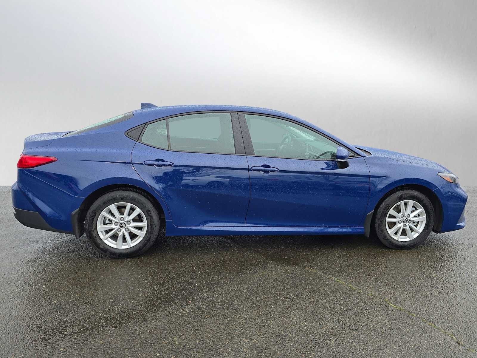 Used 2025 Toyota Camry LE image 2