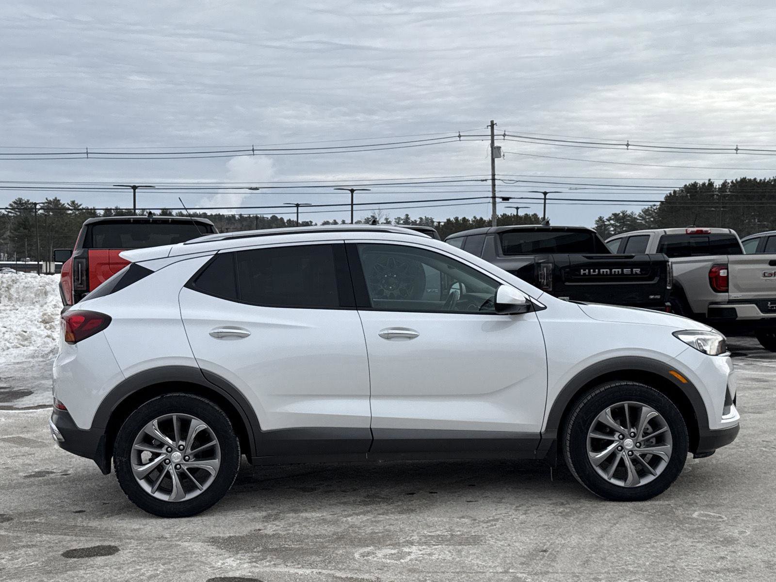 Used 2023 Buick Encore GX Essence w/ Experience Buick Package image 4