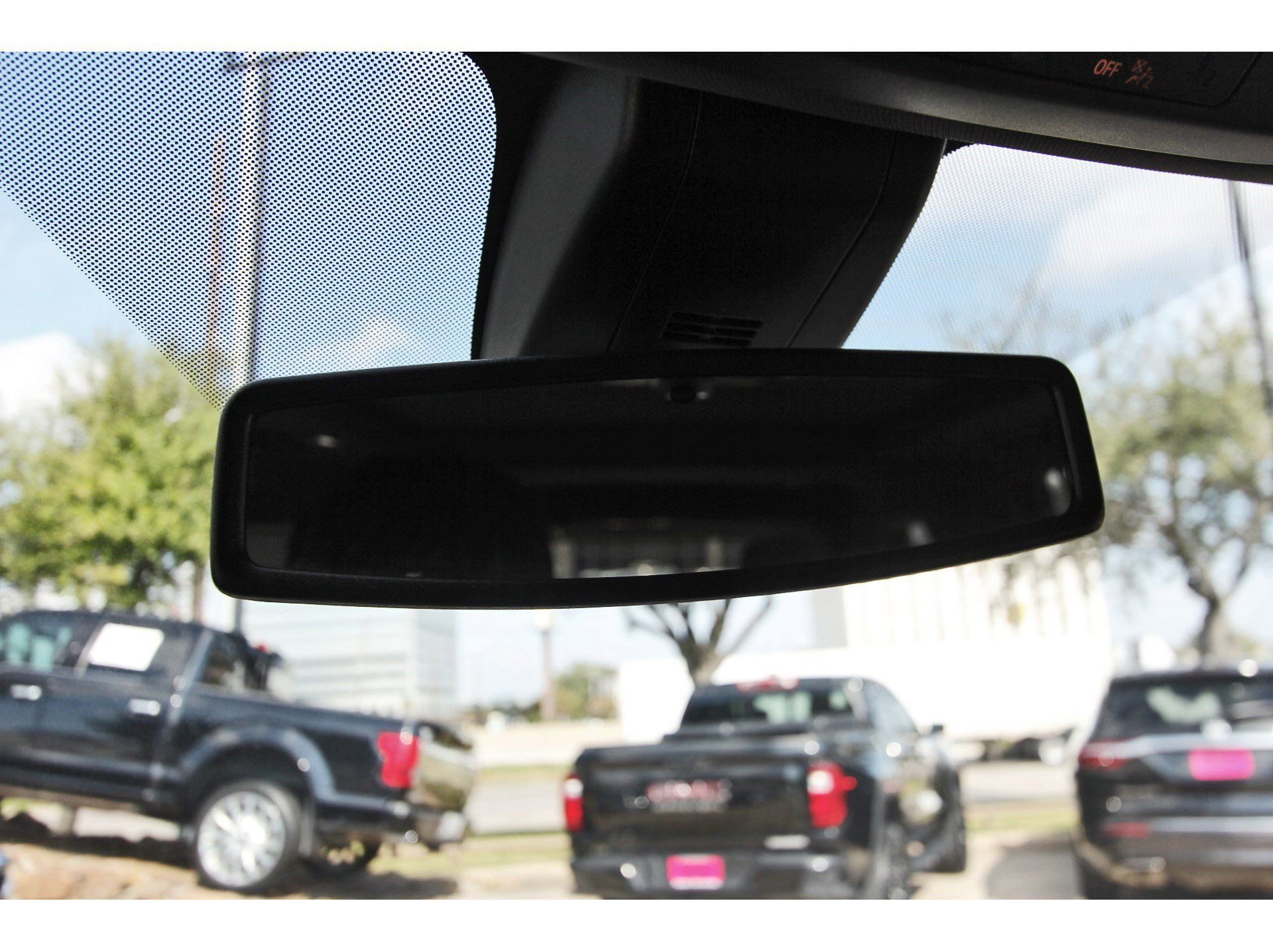 Used 2021 Chevrolet Tahoe Z71 image 23