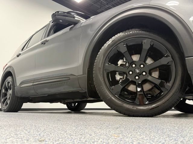 Used 2024 Ford Explorer ST-Line w/ Class IV Trailer Tow Package RWD image 2