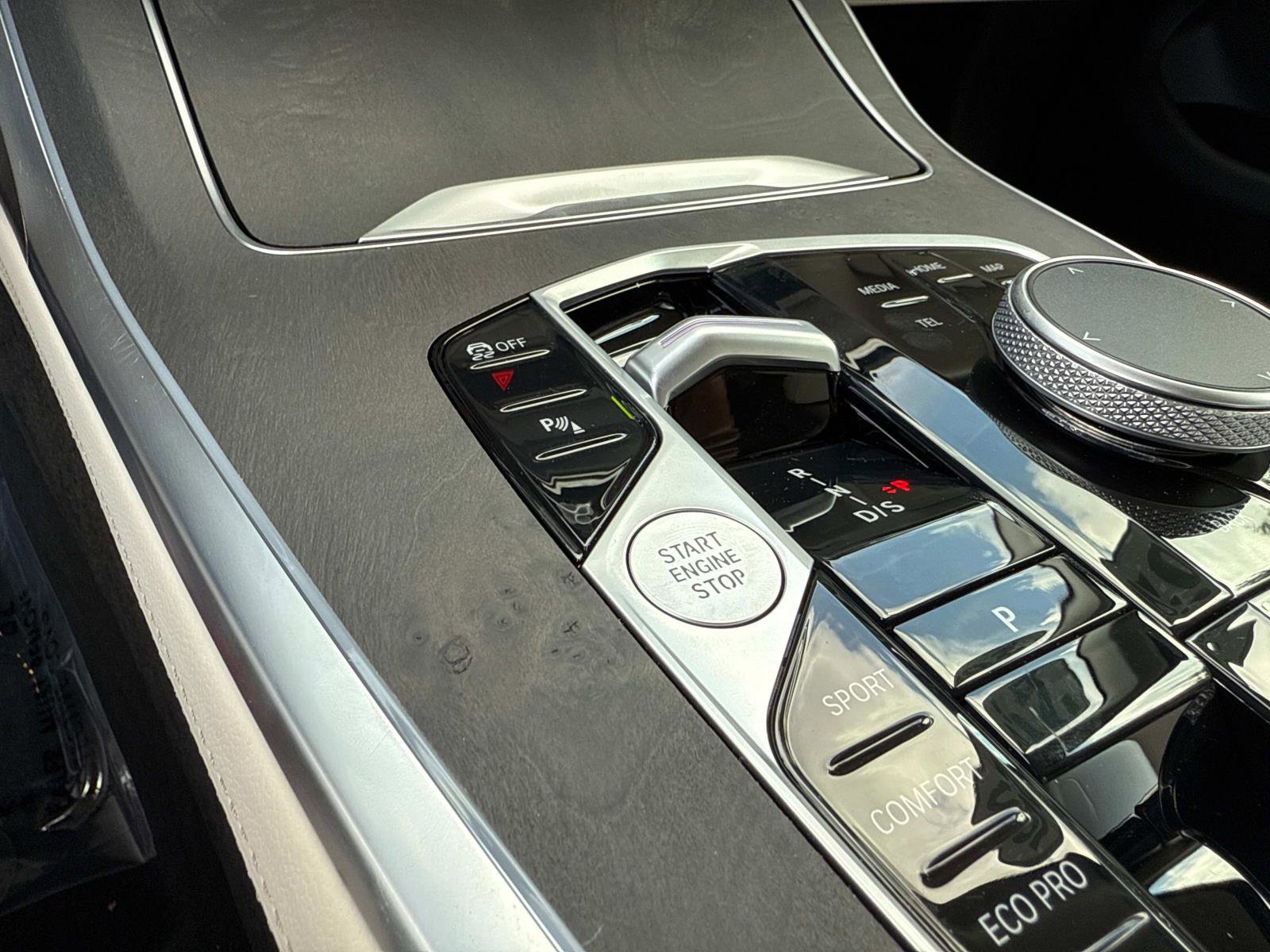 Certified 2025 BMW X7 xDrive40i w/ Premium Package image 28