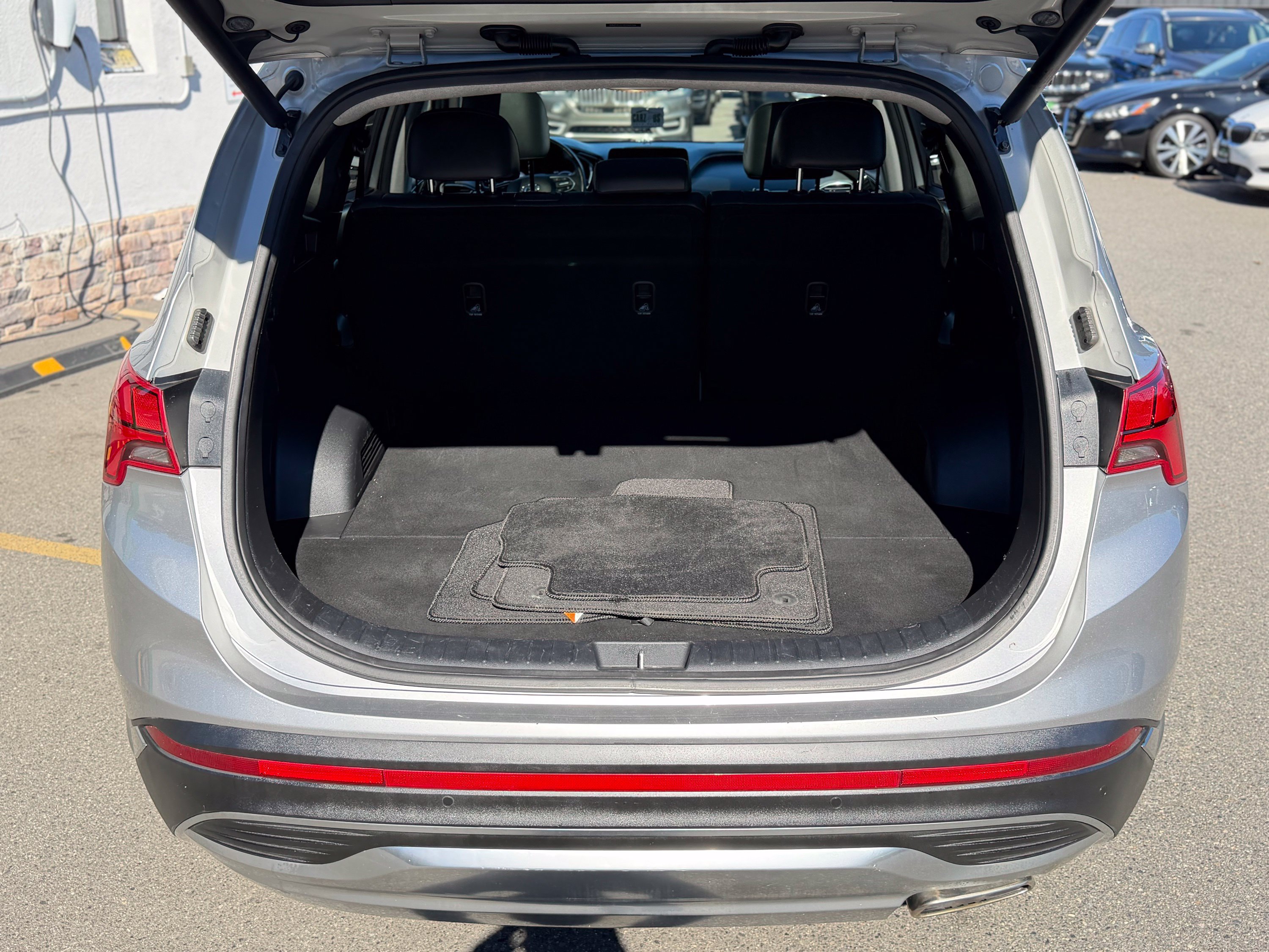 Used 2023 Hyundai Santa Fe Limited AWD/4WD image 10