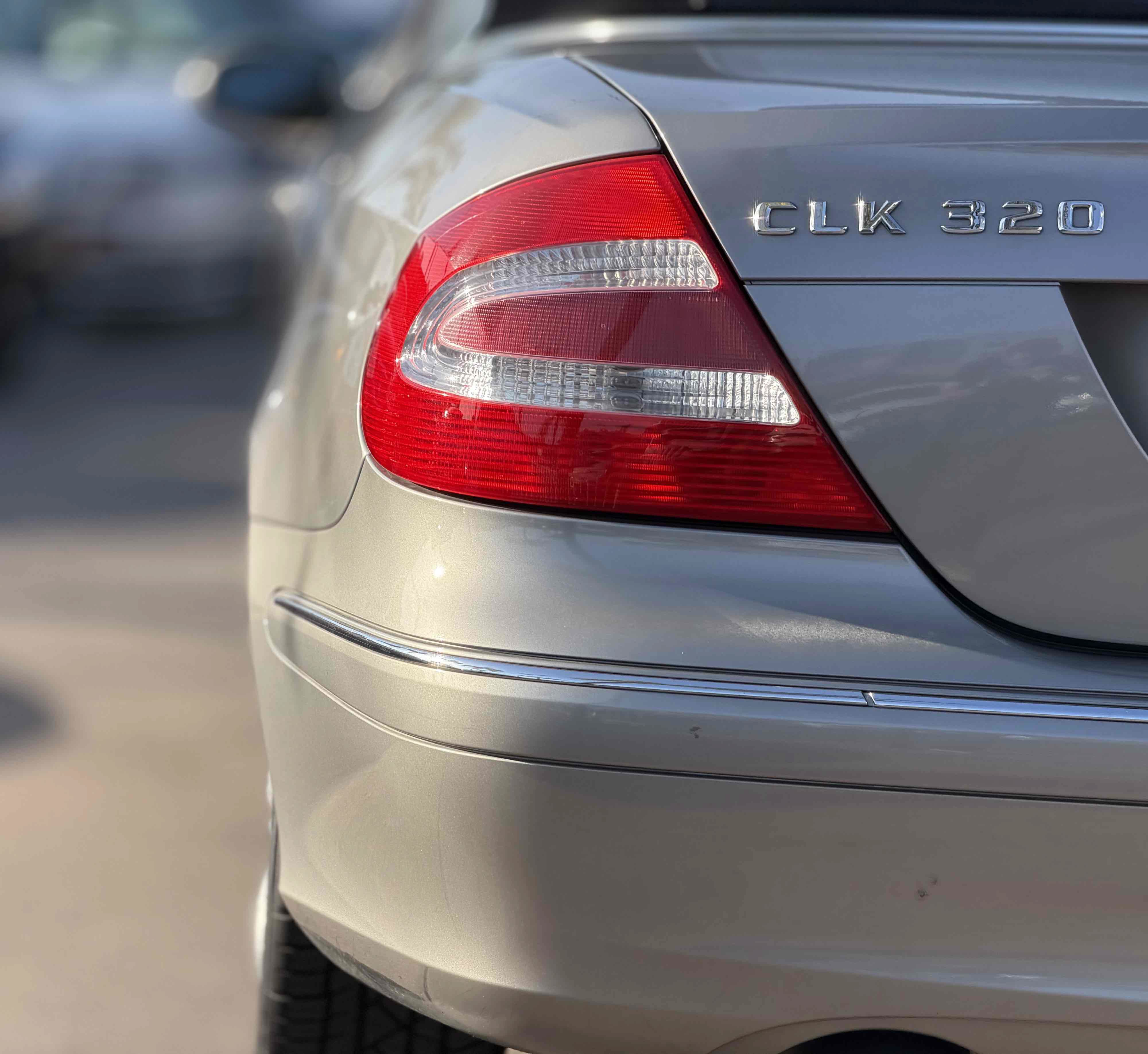 Used 2005 Mercedes-Benz CLK 320 Cabriolet image 14