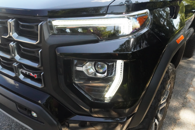 Used 2024 GMC Canyon AT4 w/ AT4 Premium Package AWD/4WD image 33