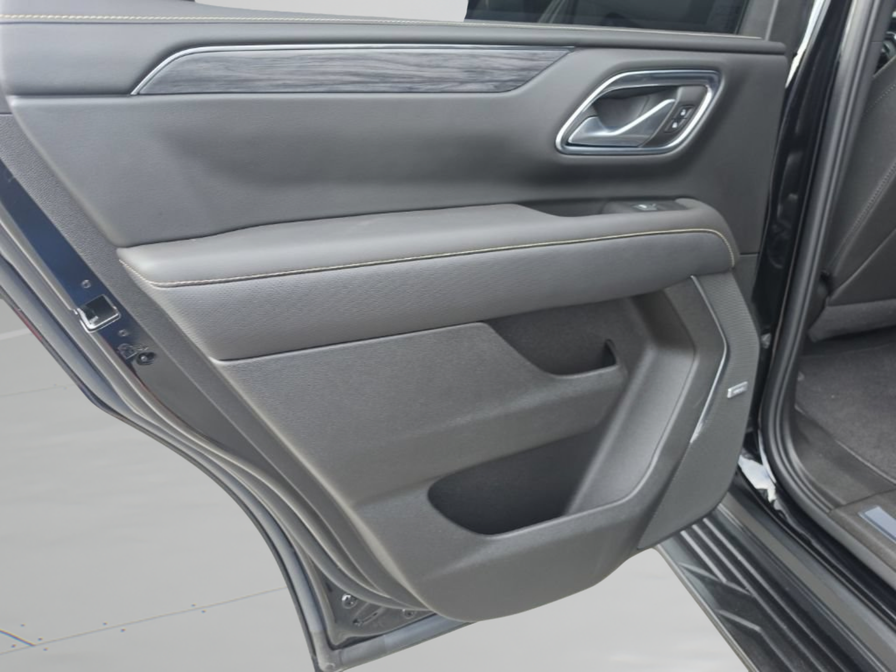 Used 2022 GMC Yukon SLT w/ SLT Premium Package RWD image 21