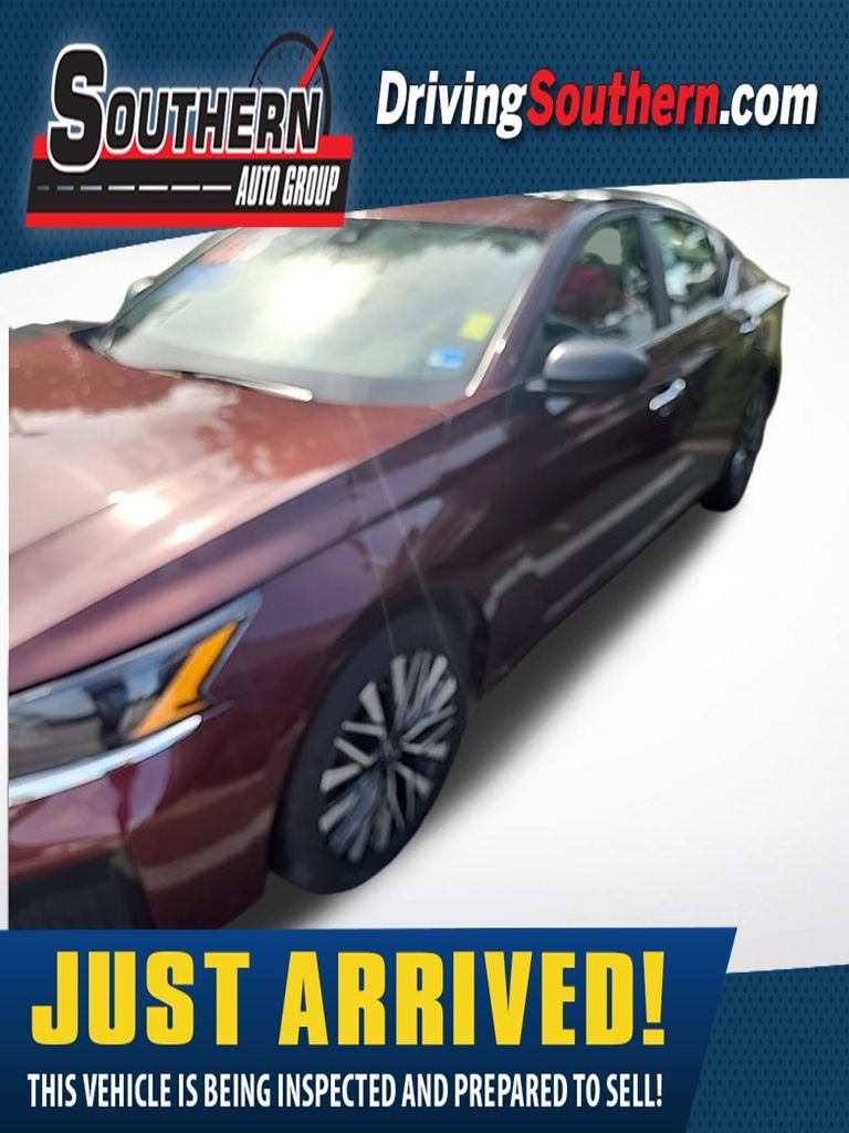 Used 2025 Nissan Altima 2.5 SV FWD image 1