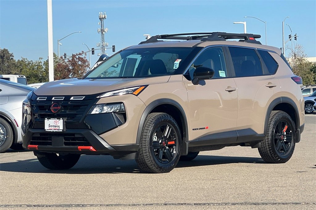 Used 2025 Nissan Rogue SV image 10