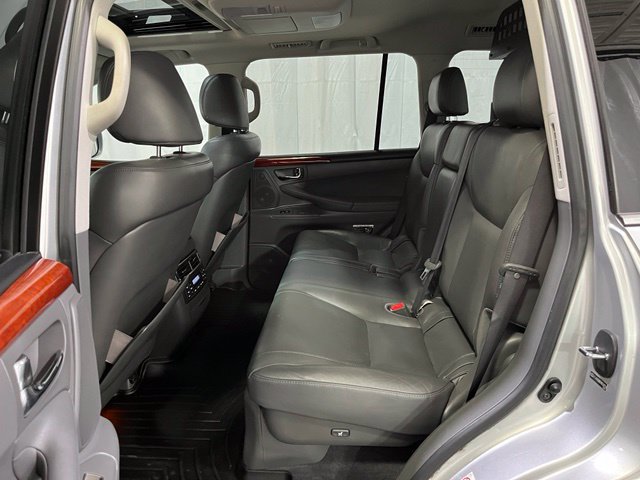 Used 2009 Lexus LX 570 4WD w/ Preferred Accessory Pkg image 12