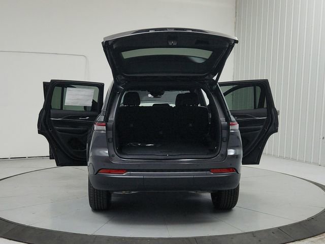 New 2026 Jeep Grand Cherokee Altitude AWD/4WD image 14