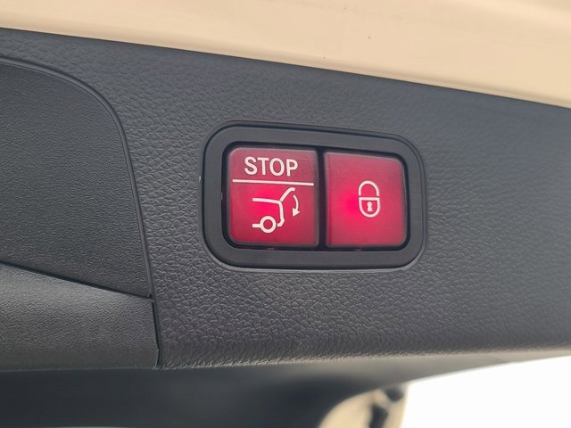 Used 2022 Mercedes-Benz GLC 300 4MATIC w/ Multimedia Package Lite image 14