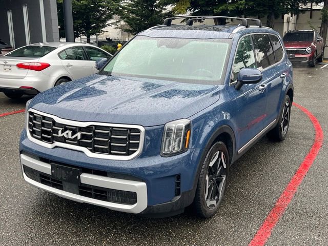 Certified 2025 Kia Telluride S image 3