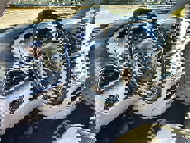 Used 2020 Chrysler Pacifica Touring-L w/ Tire & Wheel Group image 15