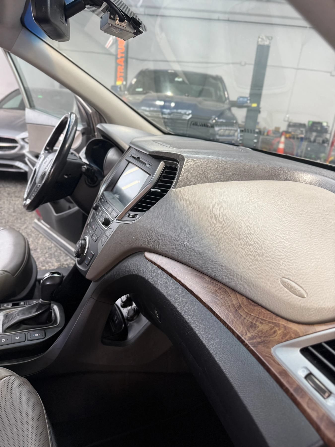 Used 2018 Hyundai Santa Fe Sport w/ 2.0T Ultimate Tech Package 05 AWD/4WD image 21