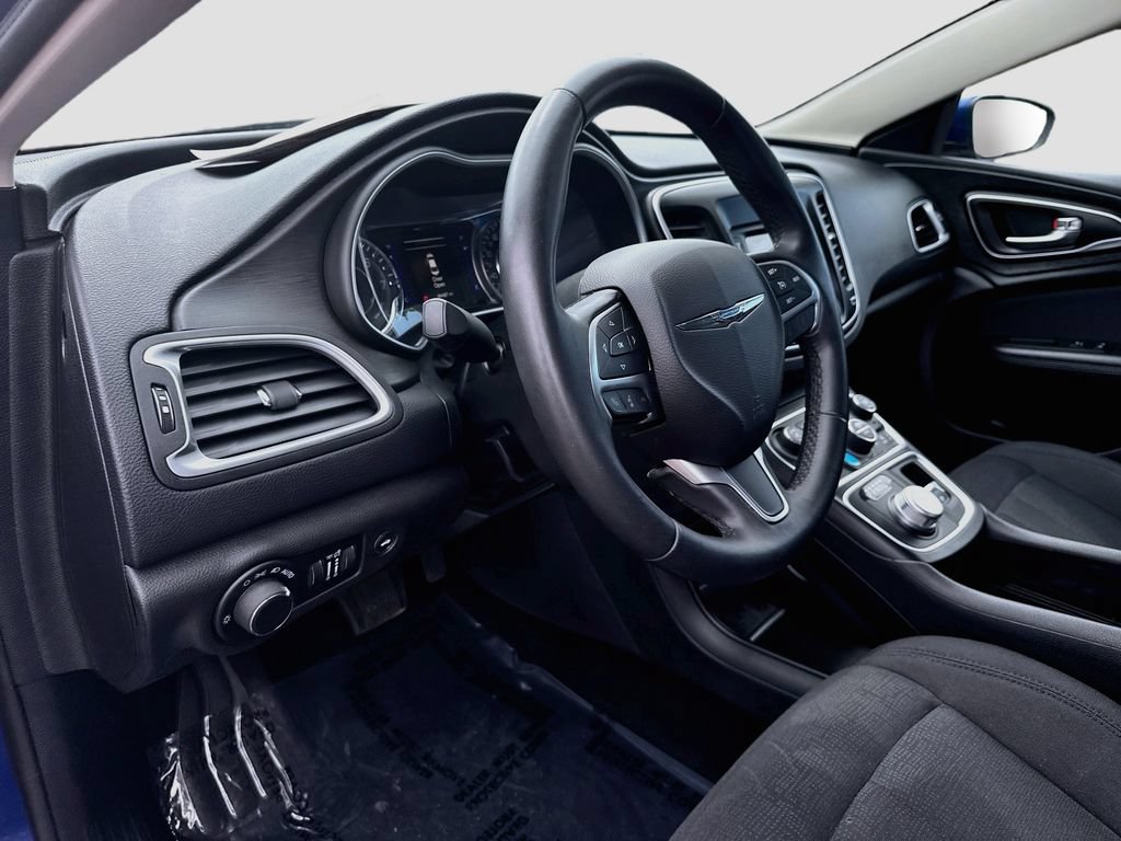 Used 2015 Chrysler 200 Limited w/ Convenience Group FWD image 5