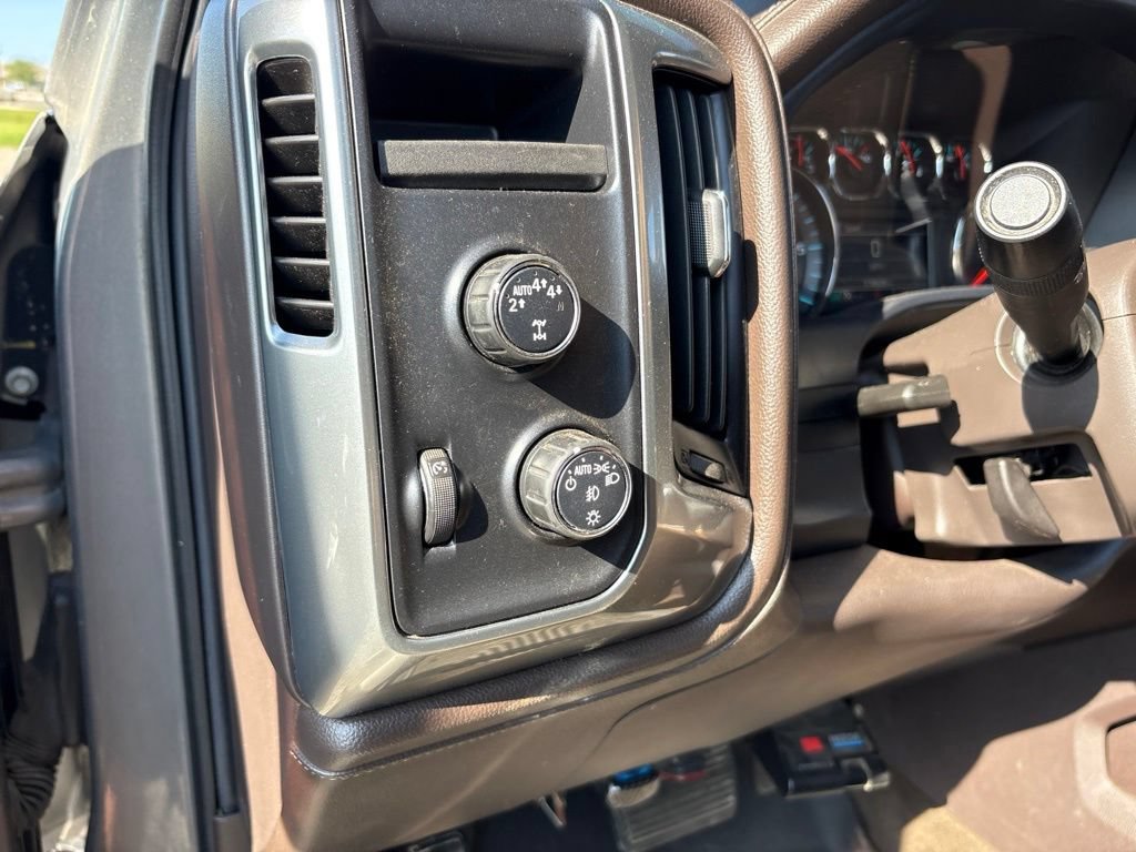 Used 2017 Chevrolet Silverado 1500 LTZ w/ Sport Package AWD/4WD image 17