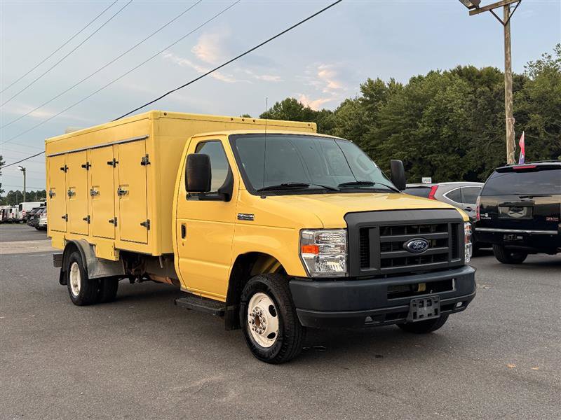 Used 2019 Ford E-450 and Econoline 450 Super Duty w/ Power Windows & Locks Group image 4