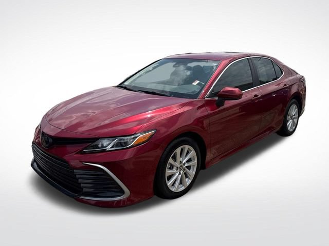 Used 2022 Toyota Camry LE FWD image 3
