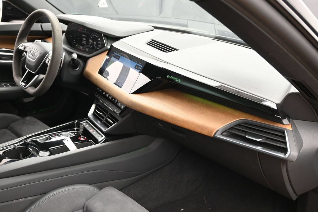 Used 2024 Audi e-tron GT Premium Plus AWD/4WD image 30