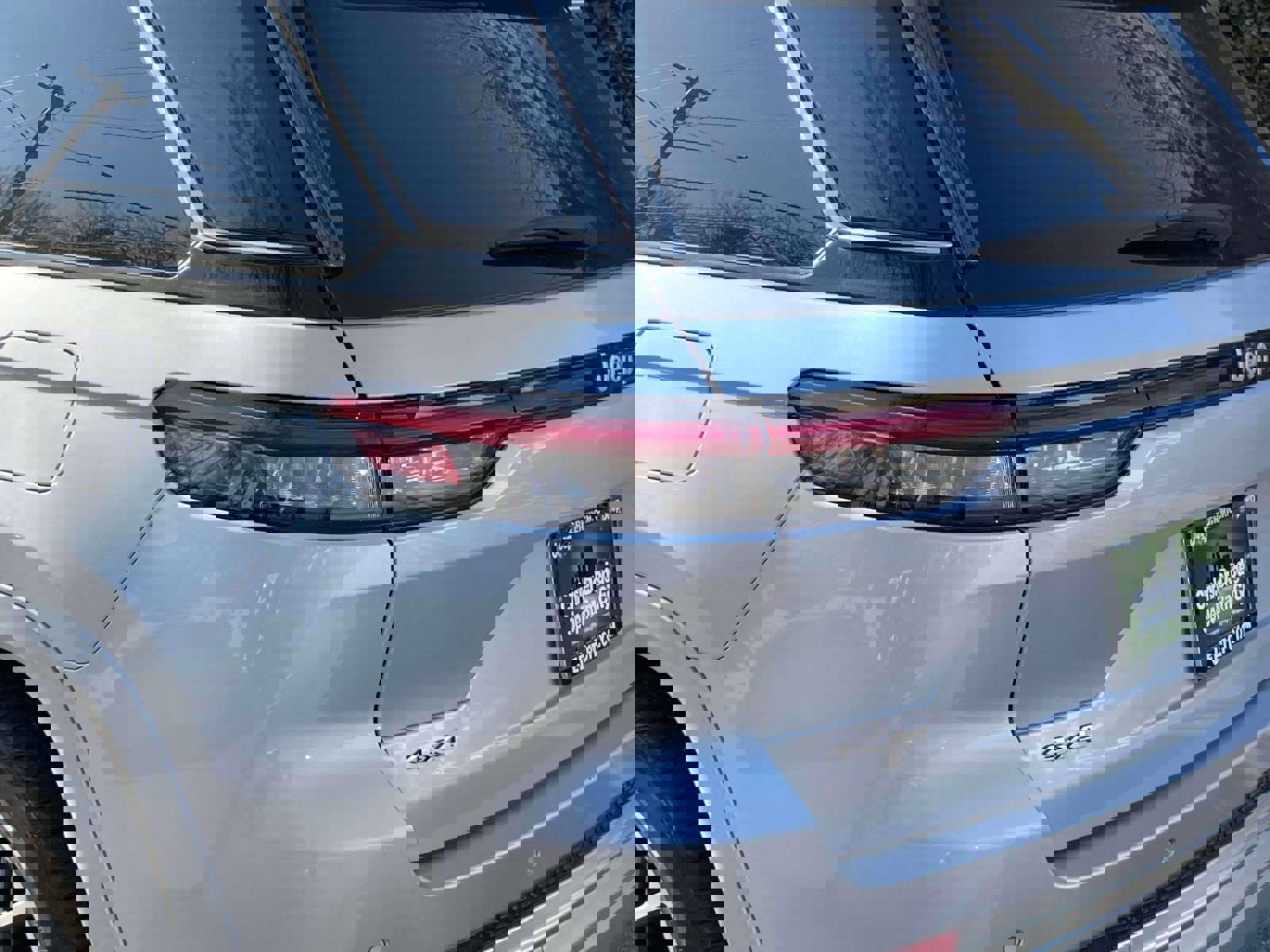 Used 2023 Jeep Grand Cherokee Summit image 11