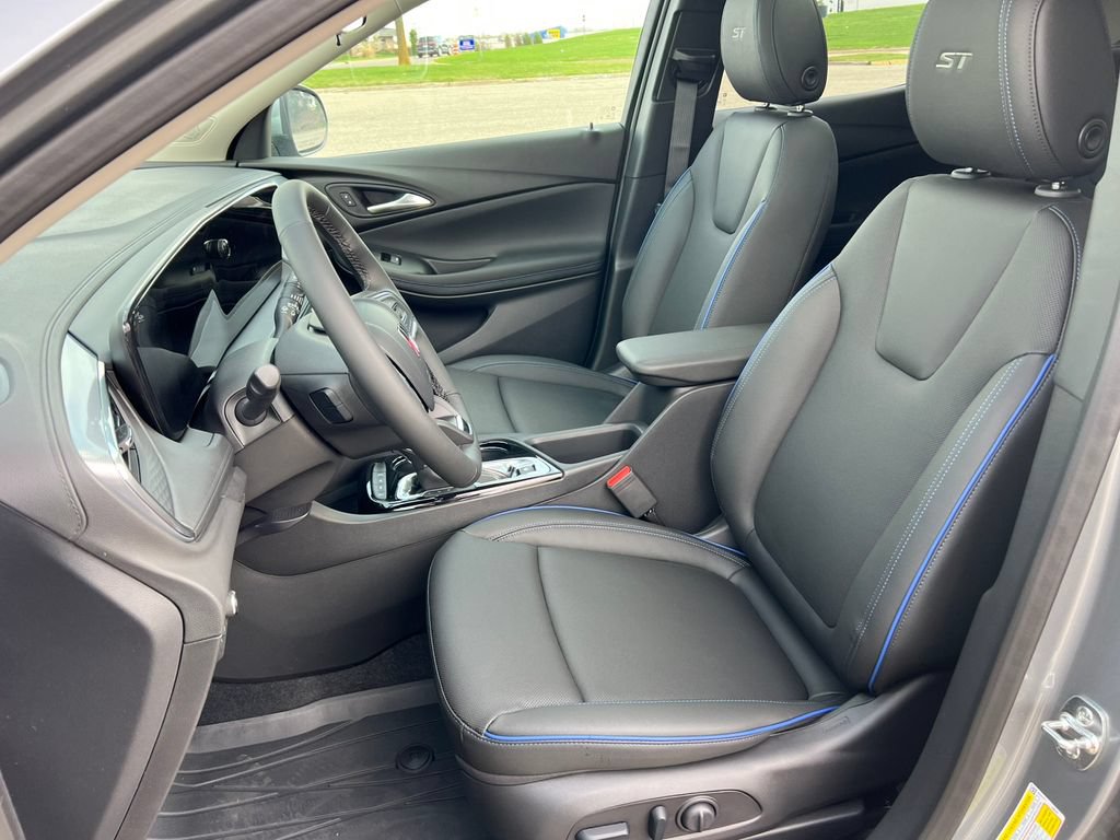New 2026 Buick Encore GX Sport Touring w/ Comfort Package AWD/4WD image 4