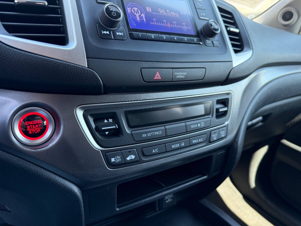 Used 2018 Honda Pilot LX image 18
