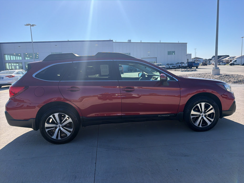 Used 2018 Subaru Outback 2.5i Limited AWD/4WD image 4