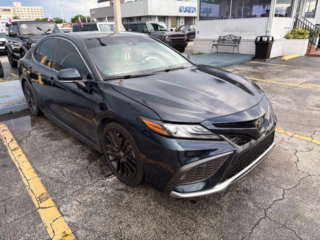 Used 2021 Toyota Camry XSE FWD image 3
