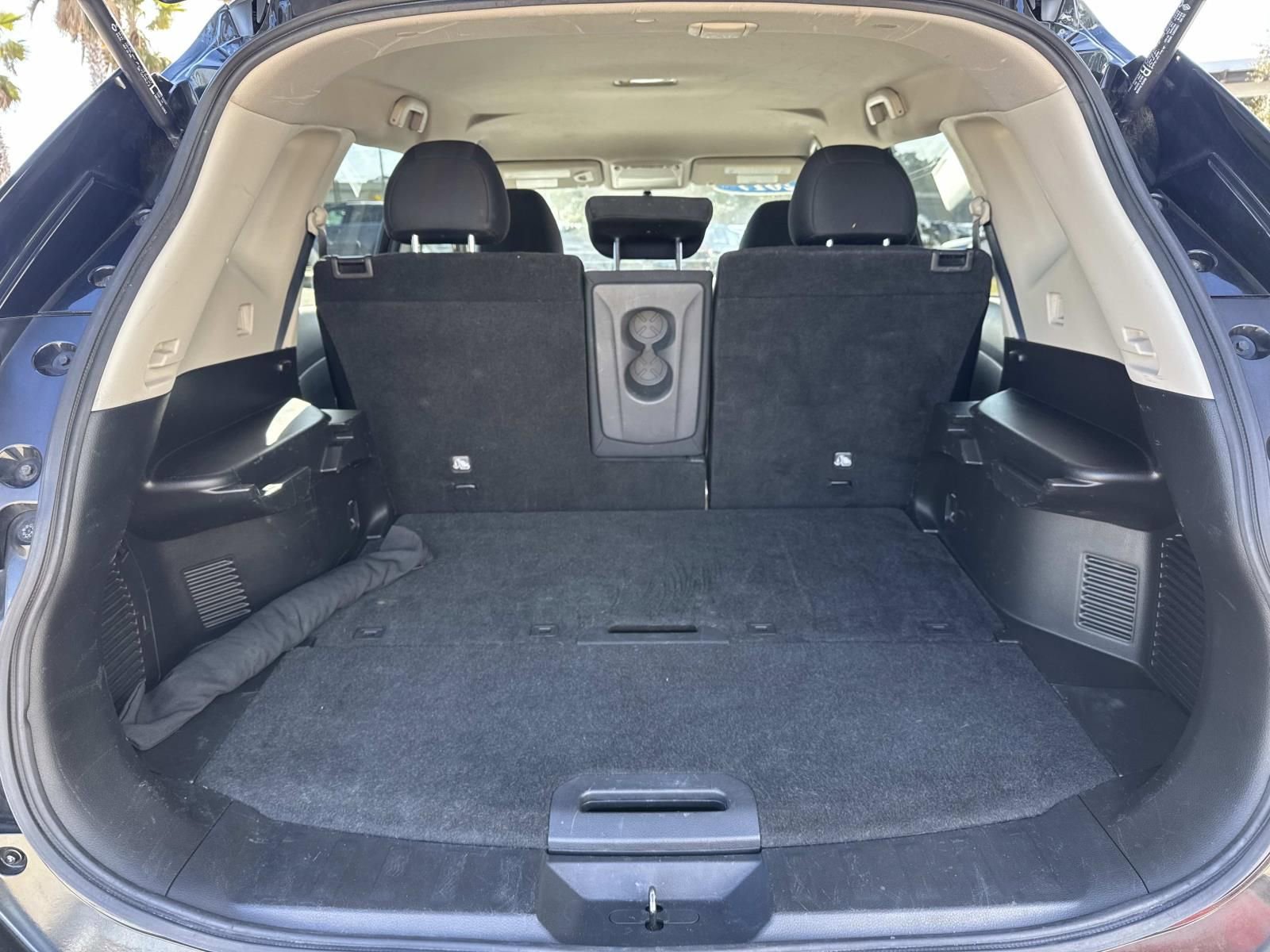 Used 2017 Nissan Rogue S w/ S Appearance Package image 8