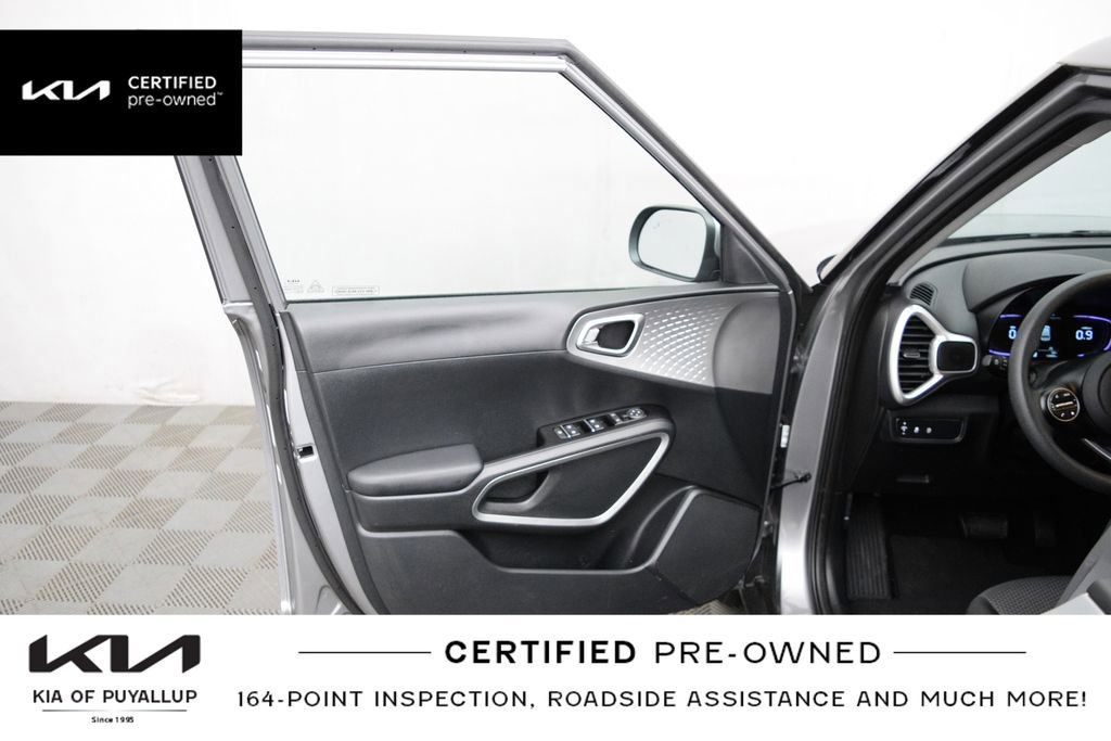 Certified 2025 Kia Soul LX w/ LX Technology Package FWD image 10