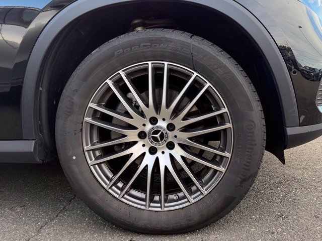 Used 2024 Mercedes-Benz GLC 300 4MATIC image 11