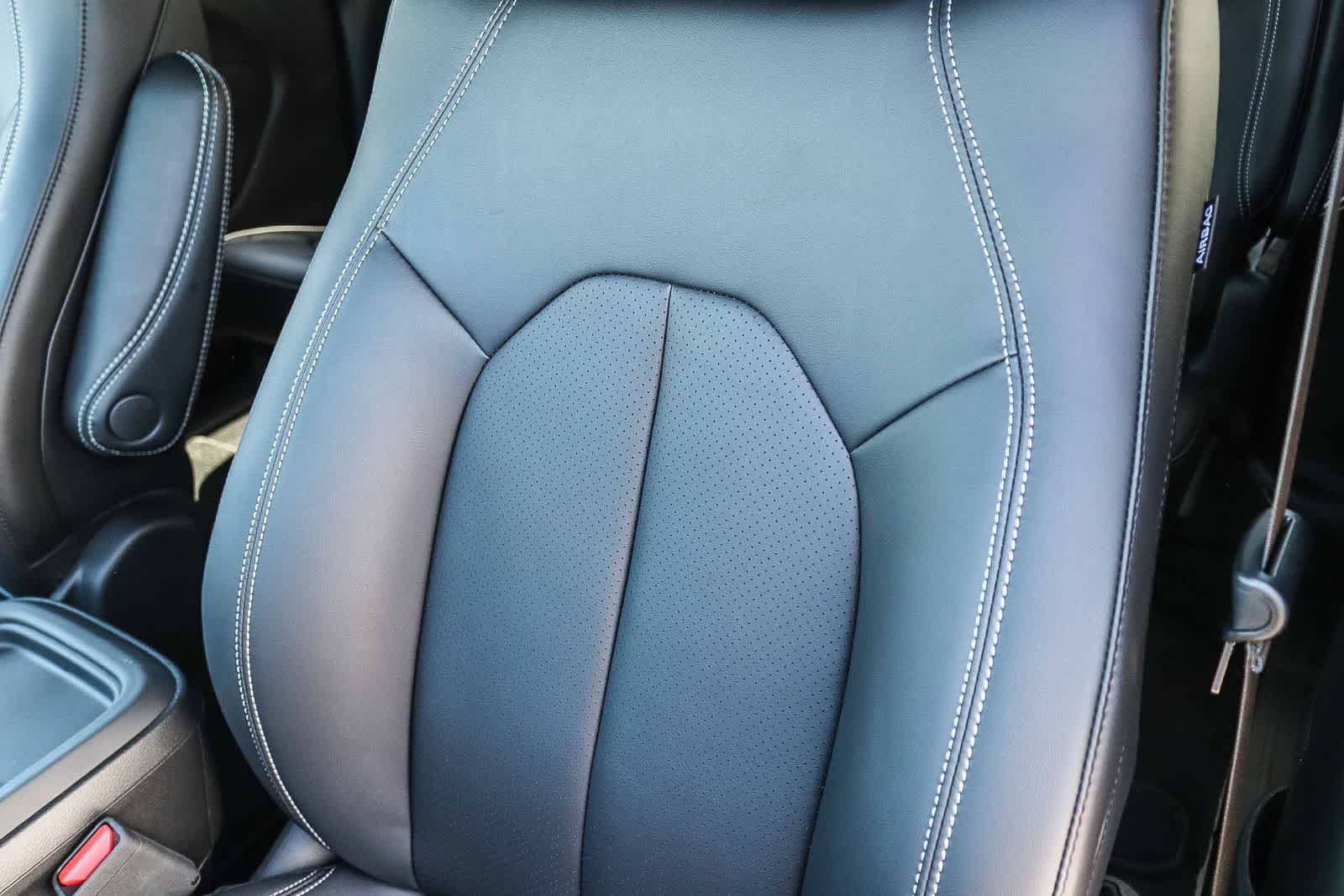 New 2027 Chrysler Pacifica Select FWD image 25