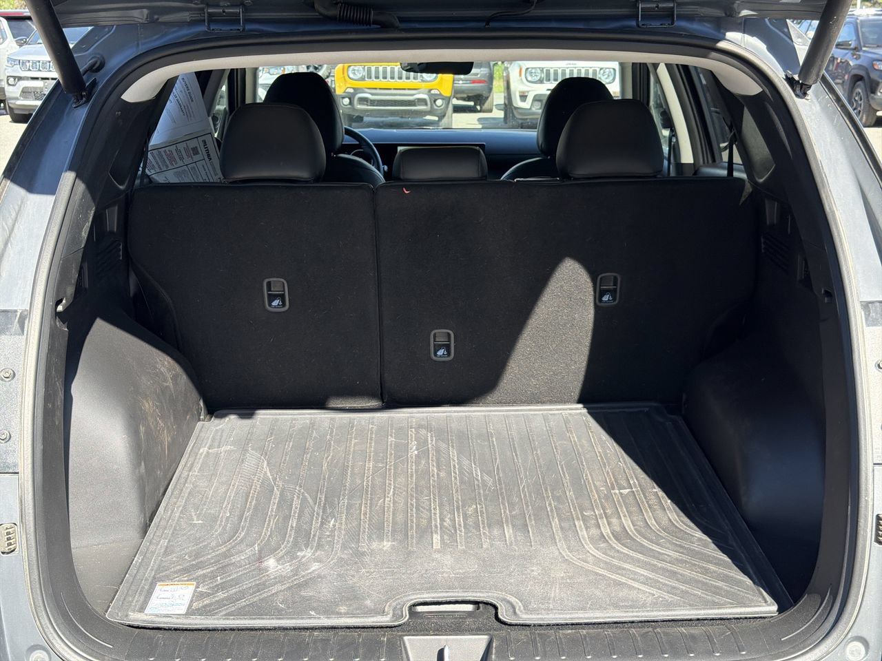 Used 2025 Hyundai Tucson Limited AWD/4WD image 23