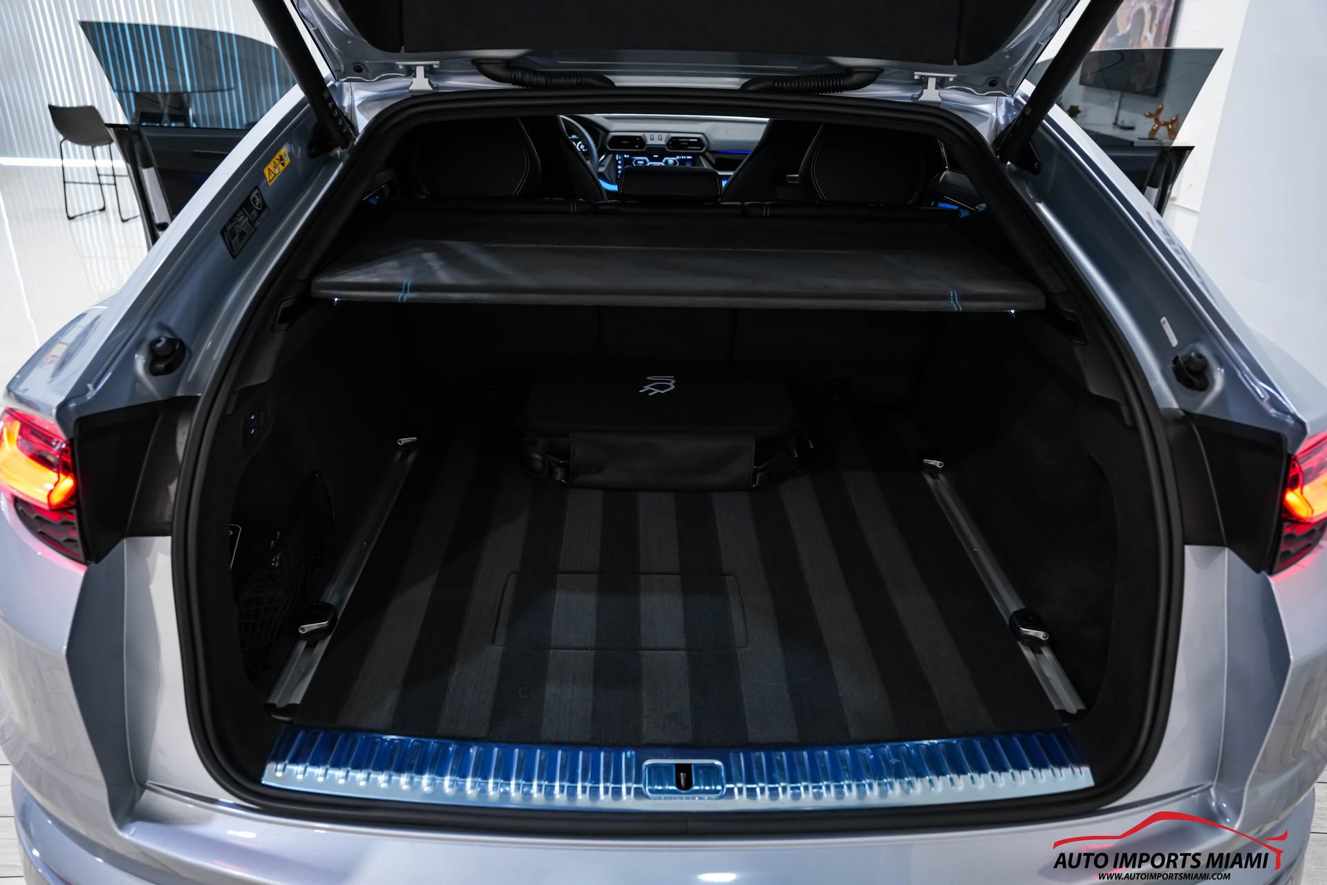 Used 2025 Lamborghini Urus SE image 71