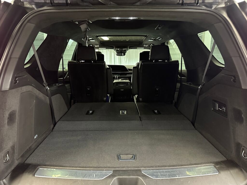 Certified 2023 Cadillac Escalade Sport Platinum w/ LPO, ONYX Package image 31