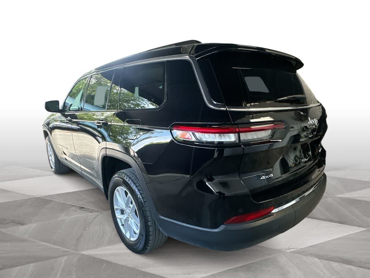 Used 2023 Jeep Grand Cherokee L Laredo AWD/4WD image 6