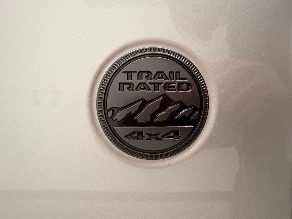 Used 2023 Jeep Wrangler Unlimited Sahara image 16