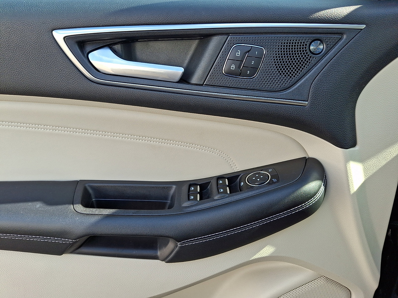 Used 2022 Ford Edge Titanium w/ Cargo Accessory Package image 21