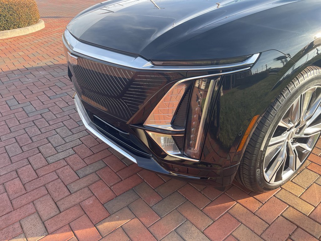 Used 2024 Cadillac Lyriq Luxury w/ LPO, Floor Liner Package image 2