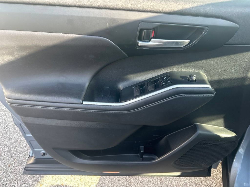 Used 2020 Toyota Highlander XLE FWD image 10