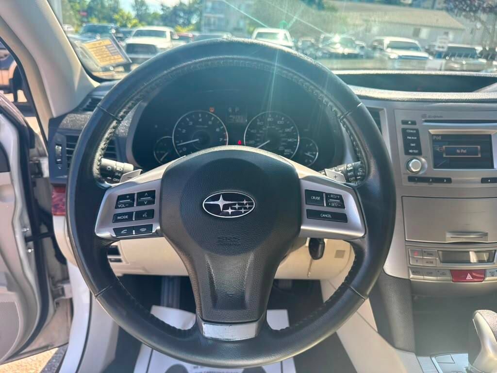 Used 2012 Subaru Outback 3.6R Limited w/ Moonroof Pkg AWD/4WD image 13