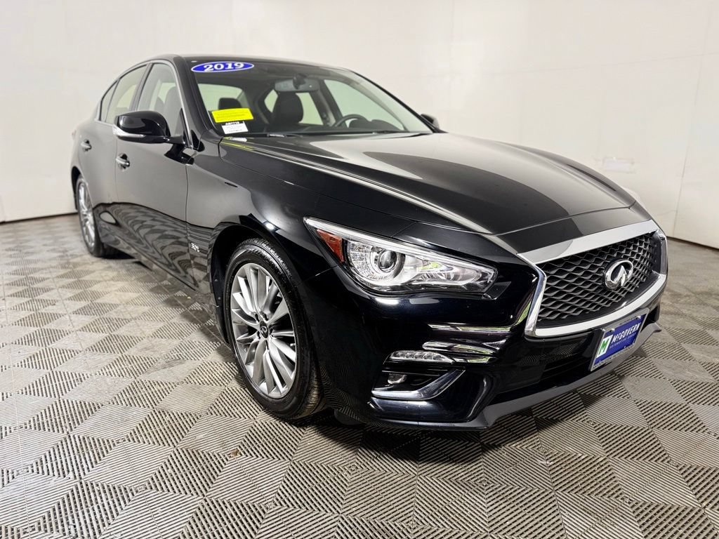 Used 2019 INFINITI Q50 Luxe w/ Essential Package (3.0T Luxe) AWD/4WD image 9