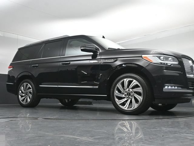 Certified 2023 Lincoln Navigator Reserve AWD/4WD image 40