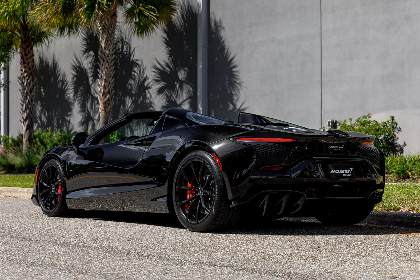 Used 2026 McLaren Artura Spider RWD image 28