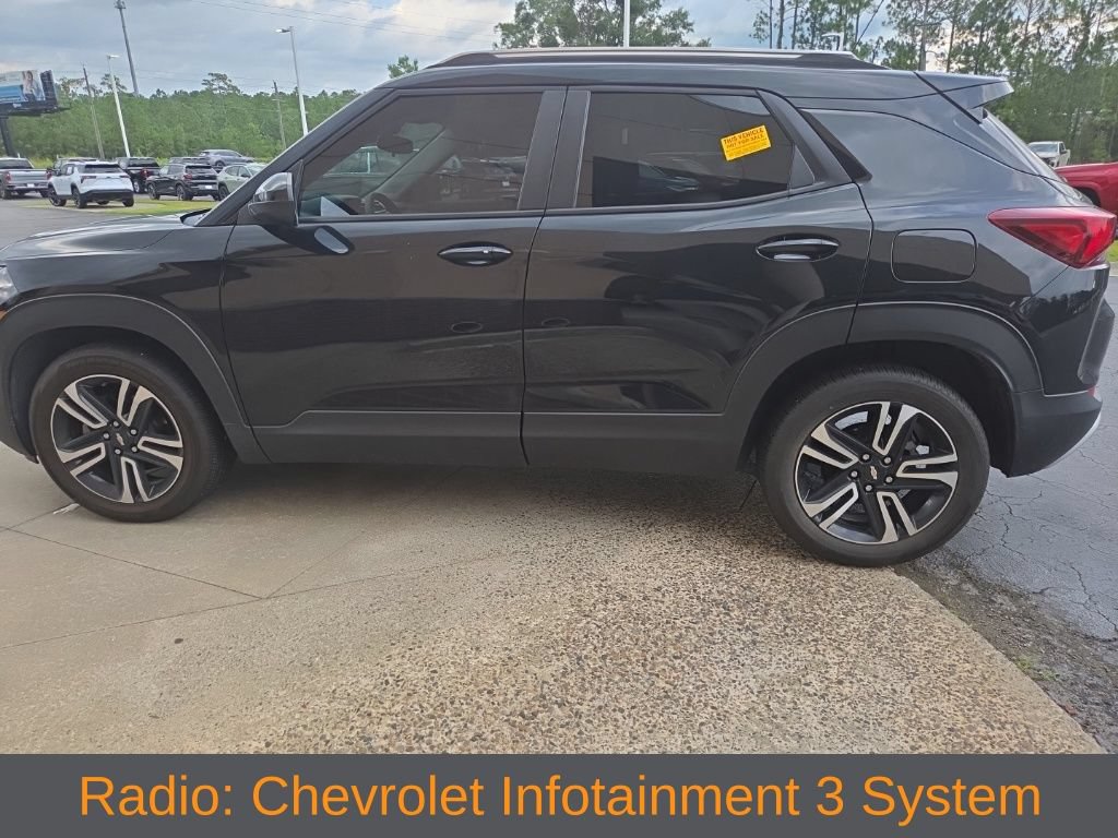 Used 2023 Chevrolet TrailBlazer LT FWD image 3