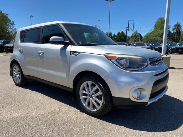 Used 2017 Kia Soul + FWD image 7