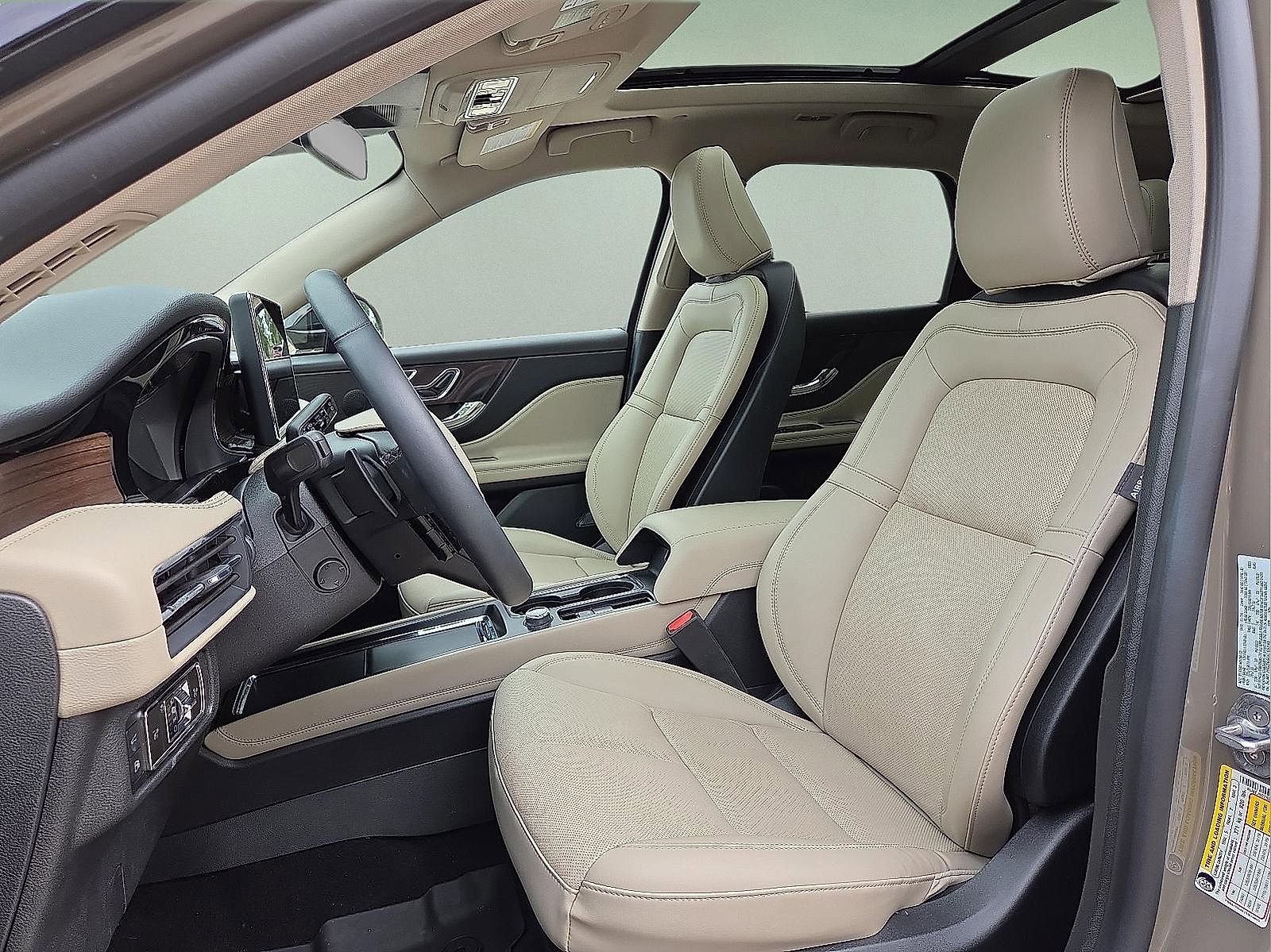 New 2025 Lincoln Corsair Grand Touring w/ Equipment Group 301A AWD/4WD image 14