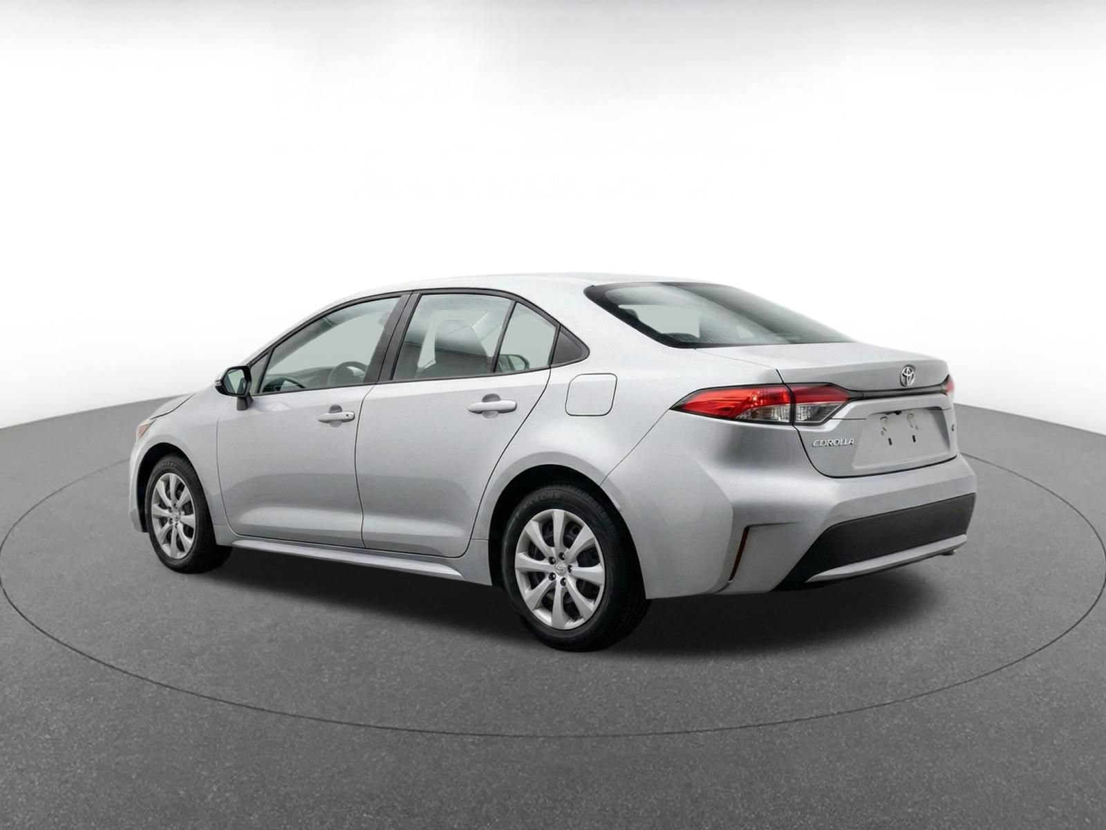 Used 2025 Toyota Corolla LE FWD image 7