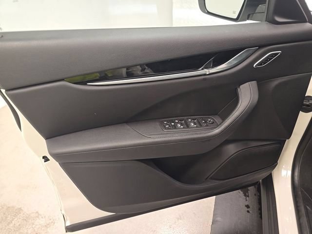 Used 2023 Maserati Levante GT AWD/4WD image 8