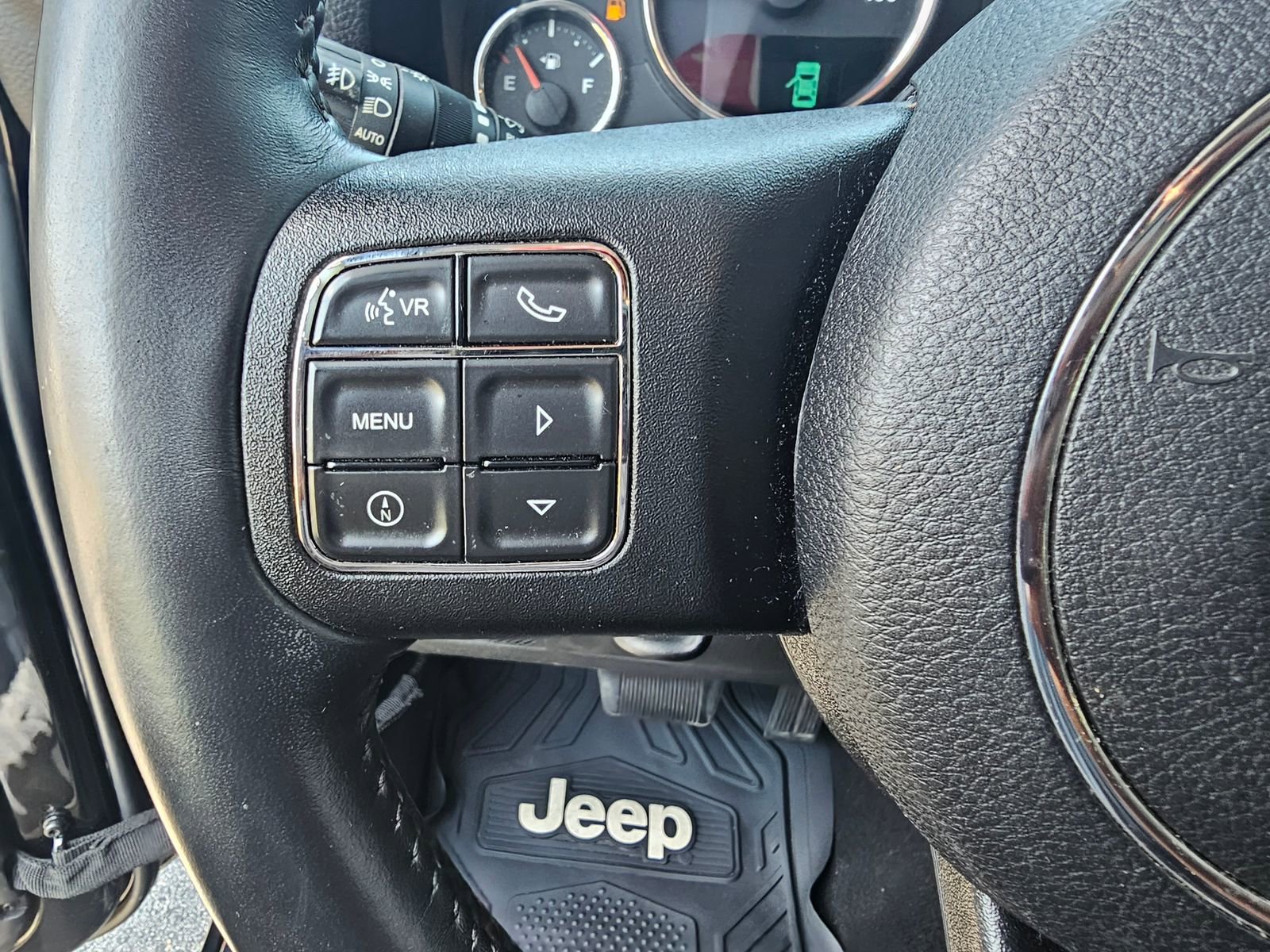 Used 2013 Jeep Wrangler Rubicon w/ PWR Convenience Group AWD/4WD image 14