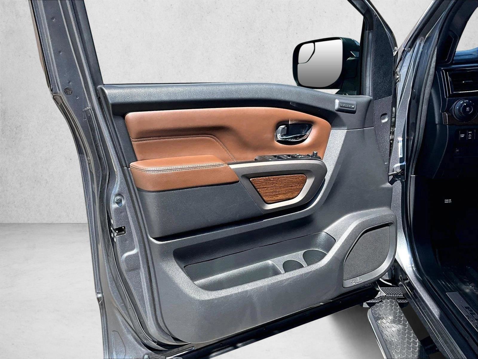 Used 2023 Nissan Titan Platinum Reserve w/ Moonroof Package RWD image 17